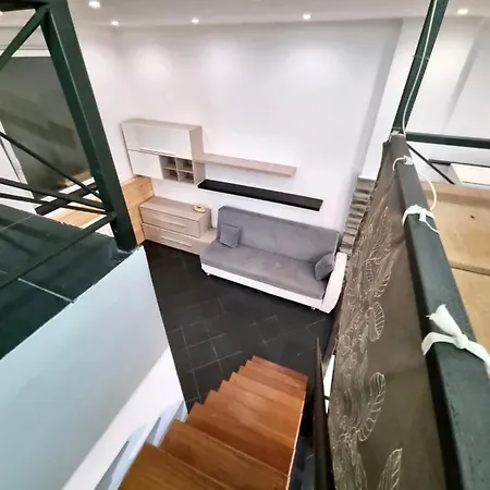 Delizioso Con Soppalco Genova