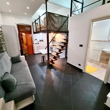 Delizioso Con Soppalco Apartamento