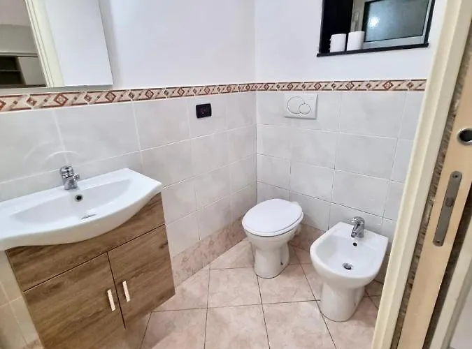 Delizioso Con Soppalco 제노바